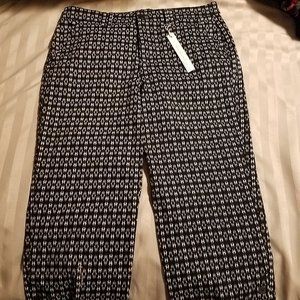 ❤ 2 For $20.00❤ Gloria Vanderbilt Black and white patterned pants